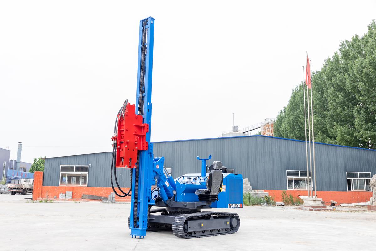 HKL400R Crawler Solar Pile Driver – Versatile Power for Fencing, Solar Farms & Agriculture