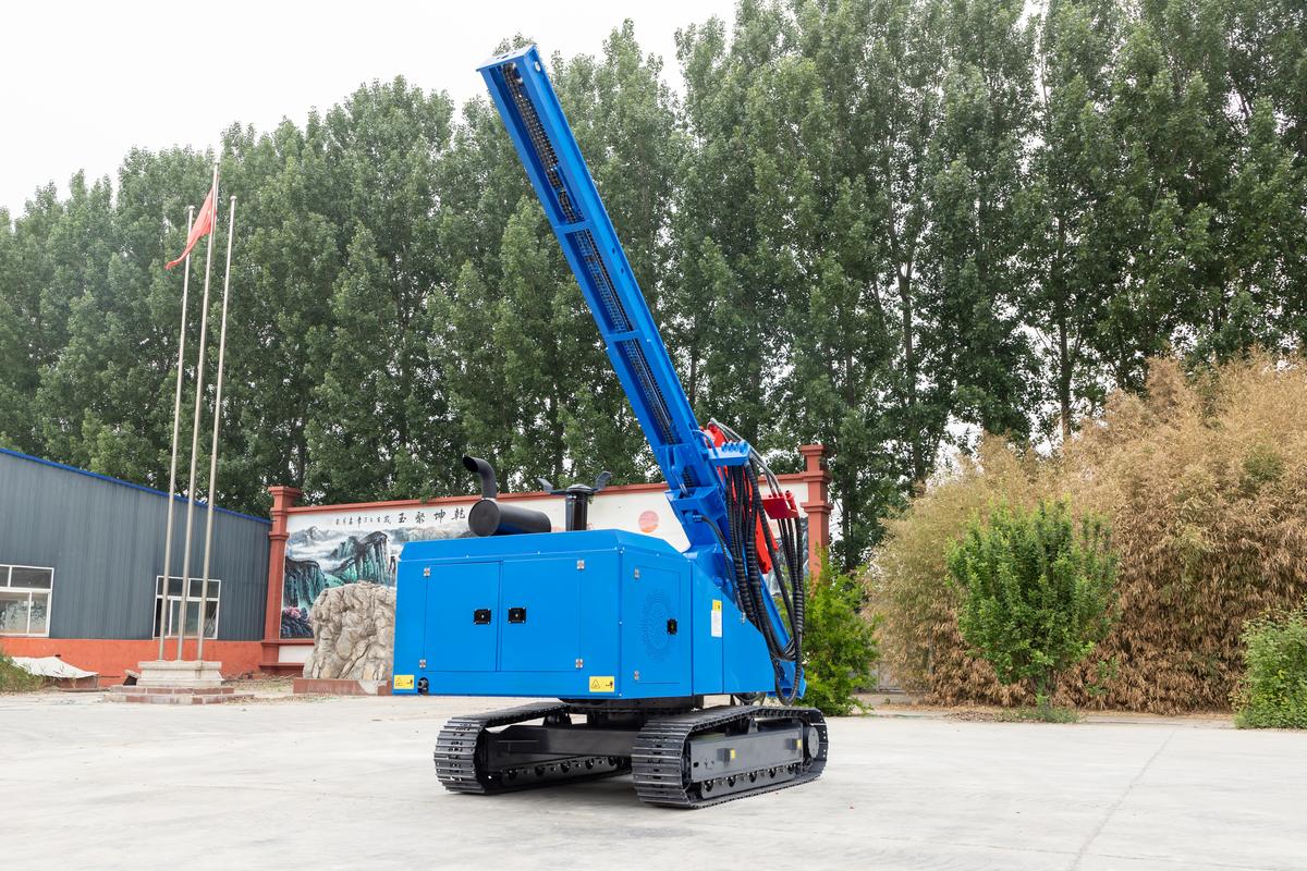 HKL500R Crawler Solar Pile Driver – Versatile Power for Fencing, Solar Farms & Agriculture