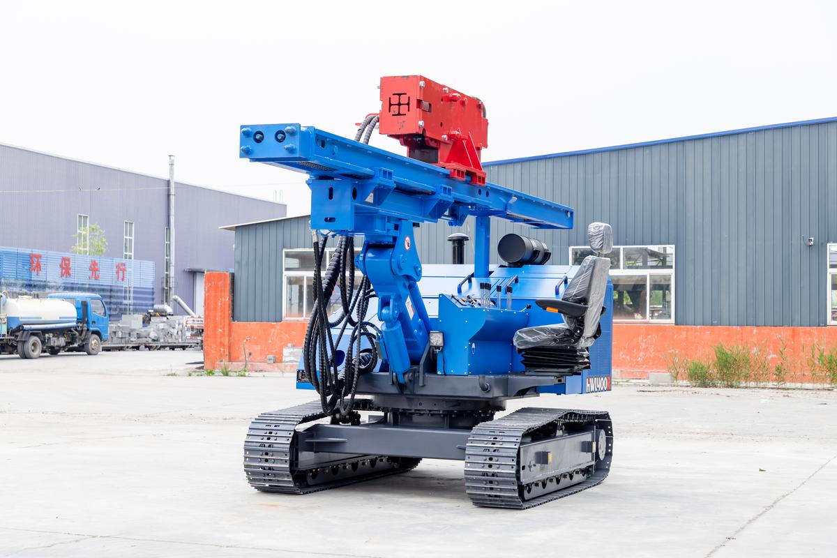 HKL400R Crawler Solar Pile Driver – Versatile Power for Fencing, Solar Farms & Agriculture