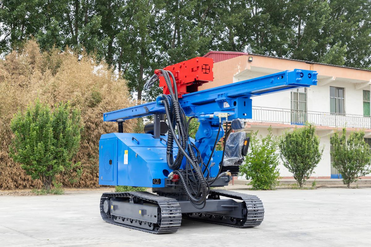 HKL500R Crawler Solar Pile Driver – Versatile Power for Fencing, Solar Farms & Agriculture